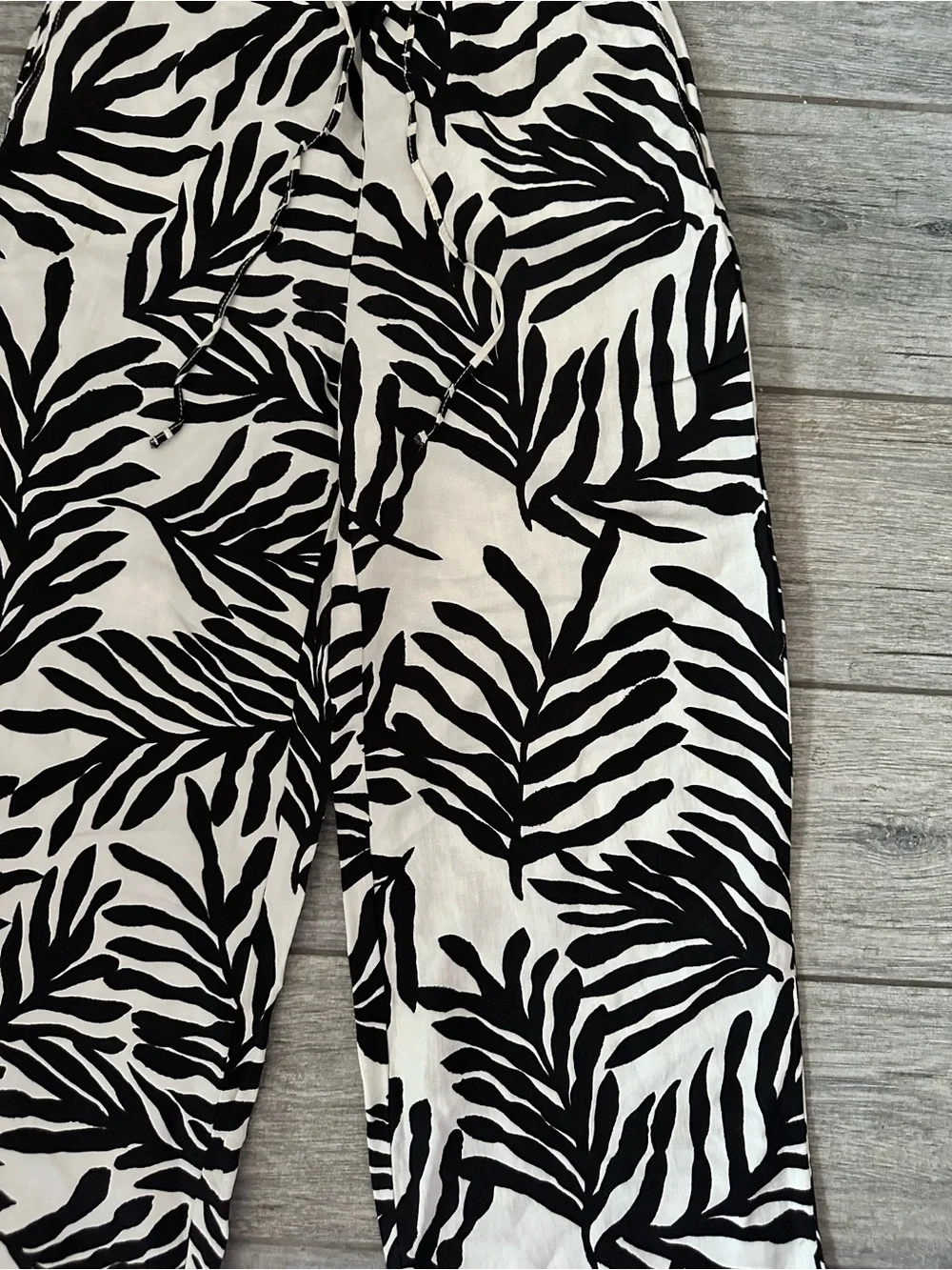 H&M Black & White Tropical Leaf Wide-Leg Pants